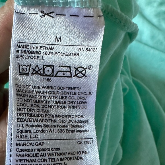 🌟Gapfit tank🌟🌟 - Picture 3 of 4